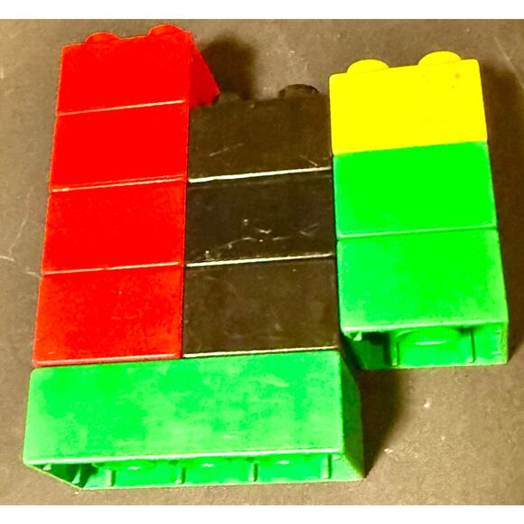 Lego Duplo #5506 preschool building 71 blocks 
Incomplete extra’s stacking tote - Picture 5 of 7